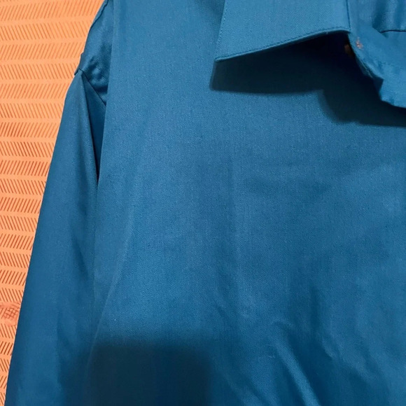 VAN HEUSEN~LUX SATEEN~BLUE SHIRT~17 - Picture 7 of 8
